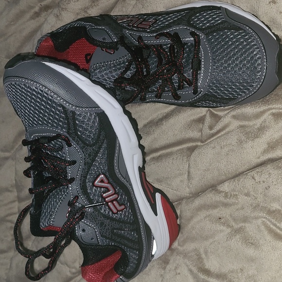 New Fila Windshift 15 size 8 - Picture 2 of 7